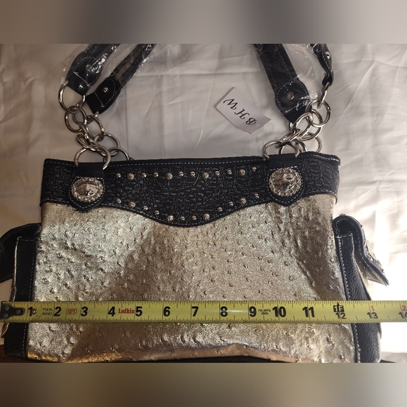 💖💖 BHW Ostrich embedded metallic shoulder bag - Picture 12 of 17
